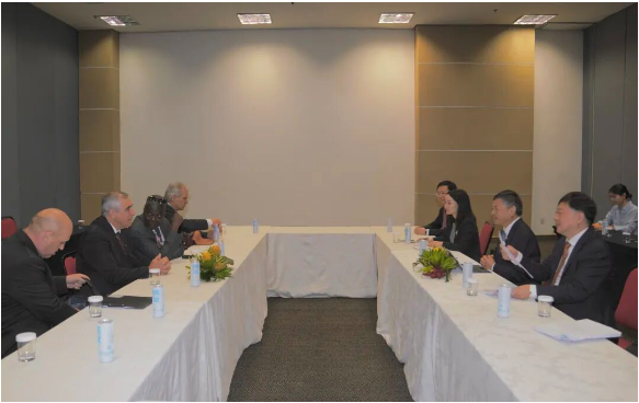 1762764740231317.png 会见马丁内斯时,.png