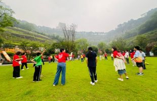 “渝中童行记”公益徒步活动举行 多方携手护困境儿童成长