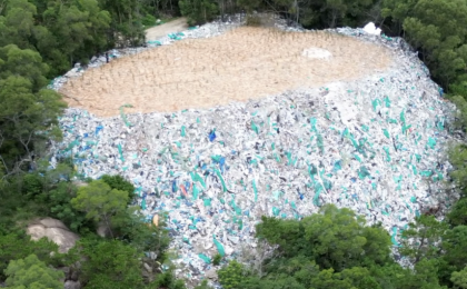 沿海防护林出现4座“垃圾山”？当地连夜整改
