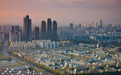 从两个“万亿元”看央企求新求变  