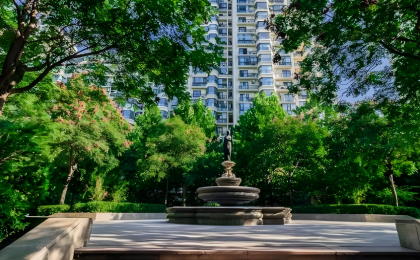 共创共享美好生活 绘就幸福民生画卷  