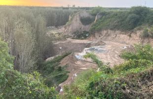 一起含砷危废跨省倾倒案追踪  