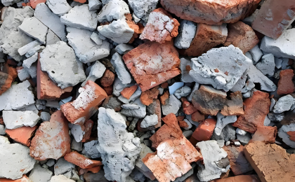 三问建筑垃圾治理，算清流向、底数与长远发展账 