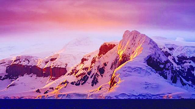 南极雪山.jpg
