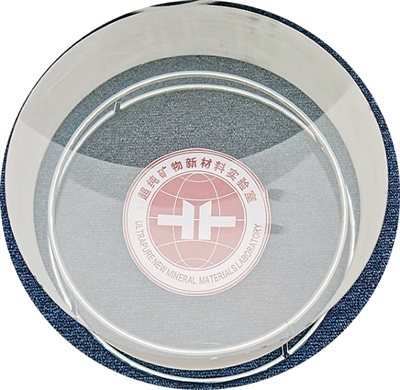 1766044206217362.jpg 高纯石英中试样品.jpg